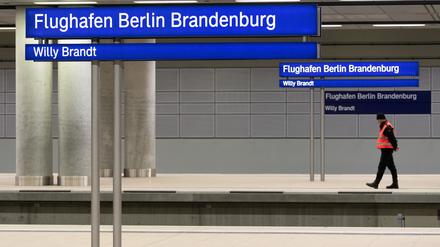 Bahnreisende aus Potsdam in Richtung Flughafen BER müssen mit Einschränkungen rechnen.