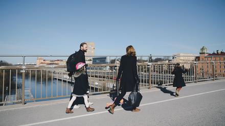 Erster Tag ohne, am zweiten Krankheitstag nur 80 Prozent des Gehalts: Alltag in Schweden.
