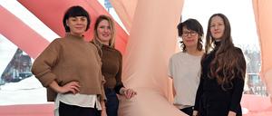 Susanne Ramolla, Cécile Wesolowski, Jenny Alten und Lou Hoyer arbeiten erstmalig als Yung Fern zusammen.