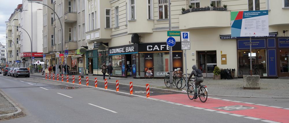 In der Grunewaldstraße in Berlin-Schöneberg werden geschützte Radwege angelegt.