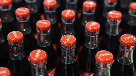 Flaschen des US-Getränkehersteller Coca-Cola (Symbolbild).