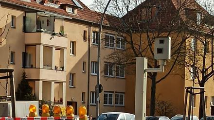 Der Blitzer an der Falkenseer Chaussee in Berlin-Spandau.