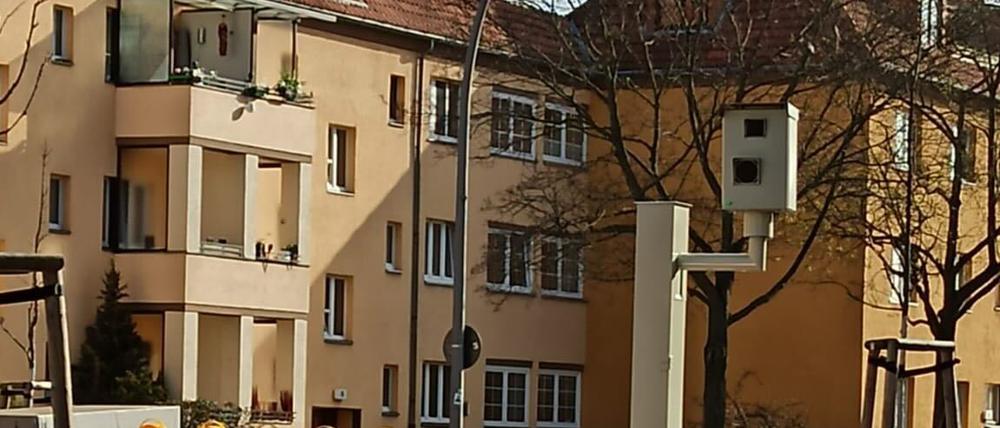 Der Blitzer an der Falkenseer Chaussee in Berlin-Spandau.