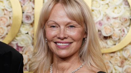 Schauspielerin Pamela Anderson wäre einmal beinahe von einem Fremden im Flugzeug angegriffen worden. (Archivfoto)