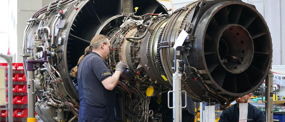 Der Lufthansa-Konzern stellt auch 2025 neue Kräfte ein.