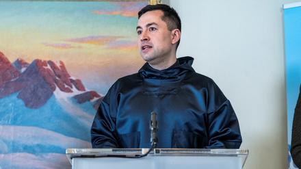 Grönlands Premierminister Múte B. Egede bei einer Pressekonferenz am 15. März 2024.