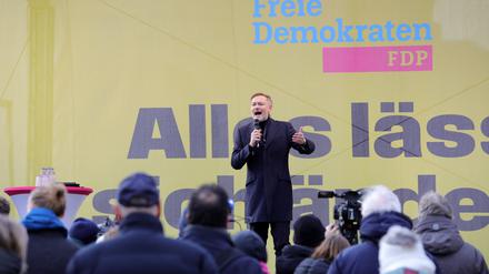 FDP-Spitzenkandidat Christian Lindner beim Wahlkampfauftakt am Brandenburger Tor in Potsdam. 