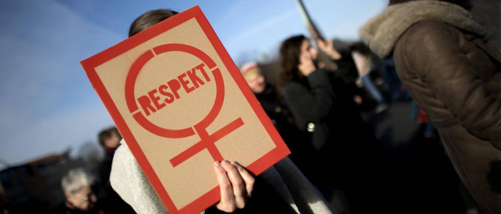 Seit 2019 ist der Frauentag am 8. März in Berlin ein Feiertag. Der Vorschlag, ihn abzuschaffen, hat Empörung ausgelöst.