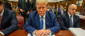 Trump will verhindern, dass es vor seiner Amtseinführung zur Strafmaßverkündung im Schweigegeld-Prozess kommt. (Archivbild)