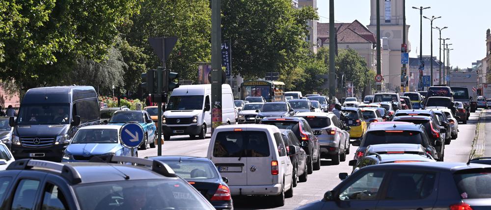 Ein Stau in der Breiten Straße.