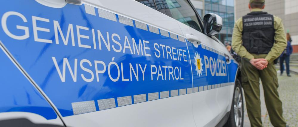 Länderübergreifende Streifen: Die Polizei baut die deutsch-polnische Zusammenarbeit mit einer neuen Dienststelle in Tuplice (Polen) nahe dem brandenburgischen Forst aus. (Archivbild)