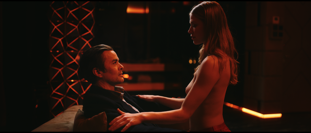 Schnitzler-Adaption. Jacob (Nikolai Kinski) wird in Florian Frerichs „Traumnovelle“ von Mizzi (Nora Islei) verführt.