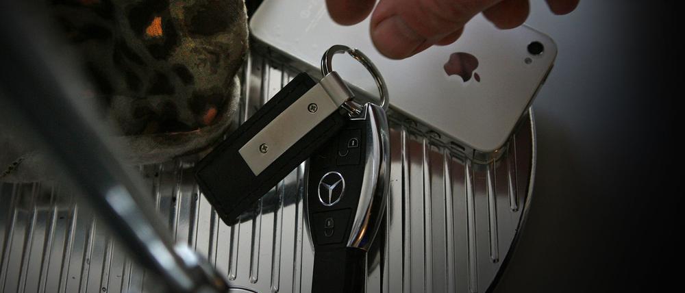 Autodiebe nutzen die Funktechnik moderner Wagen.