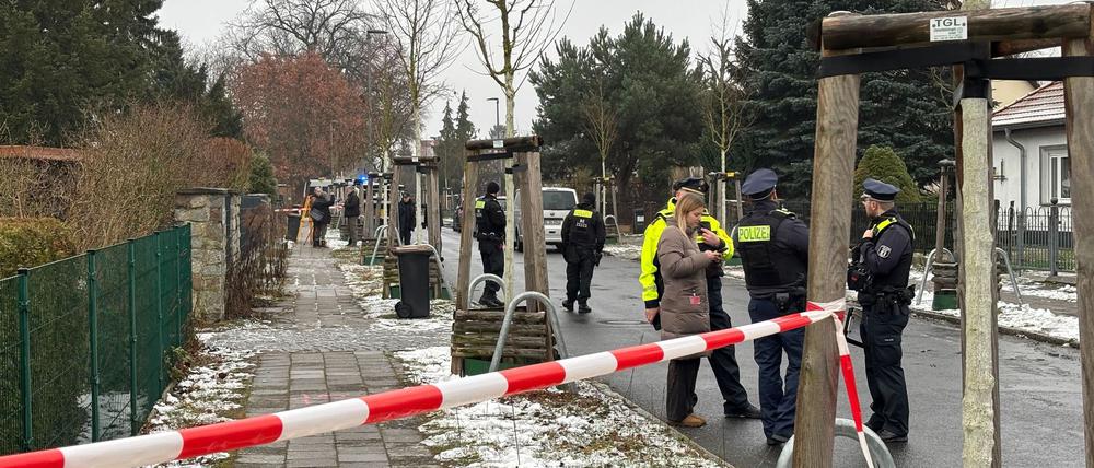 Ein Polizist hat in Berlin-Köpenick Schüsse abgegeben.
