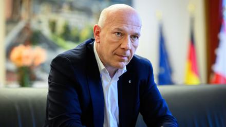 Viele Berliner sind mit der Arbeit von Kai Wegner und Schwarz-Rot nicht mehr zufrieden.