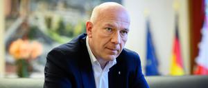 Viele Berliner sind mit der Arbeit von Kai Wegner und Schwarz-Rot nicht mehr zufrieden.