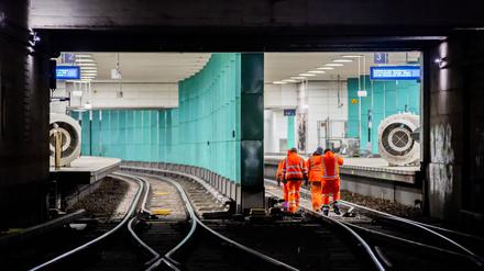 Im Nord-Süd-Tunnel wurden im vergangenen Jahr unter anderem neue Gleise verlegt. Nun kommt es wegen Instandhaltungsarbeiten erneut zu Einschränkungen. (Archivbild)