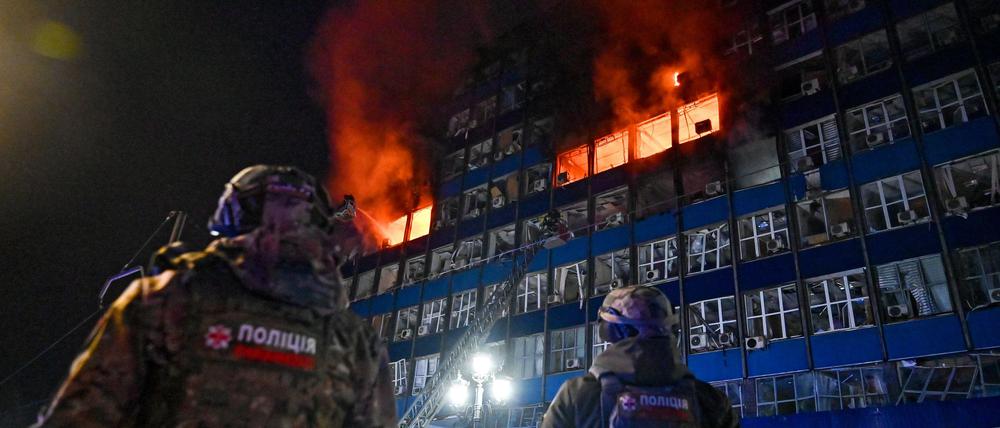 Russische Fliegerbomben tragen nach UN-Einschätzung zu steigenden Opferzahlen unter Zivilisten im Ukraine-Krieg bei.