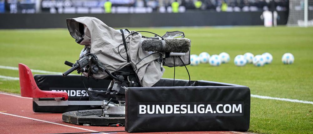 Das neue Fußball-Jahr startet mit zwei Spielen im Free-TV.