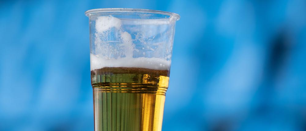 In Deutschland gehört das Bier im Stadion für viele dazu.