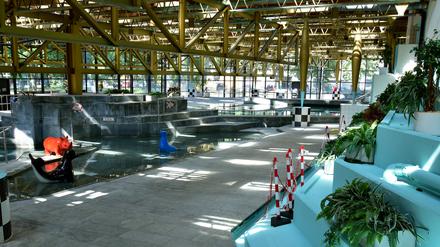 Das Wellenbad am Kreuzberger Spreewaldplatz.