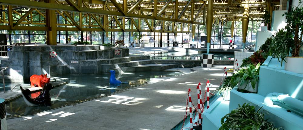 Das Wellenbad am Kreuzberger Spreewaldplatz.