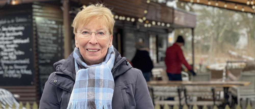 Bärbel Lippert (82) ist die Chefin des Lauftreffs Grunewald. Jeden Sonntag um 9 Uhr treffen sich die Läuferinnen und Läufer vor der Waldbaude an der Clayallee.