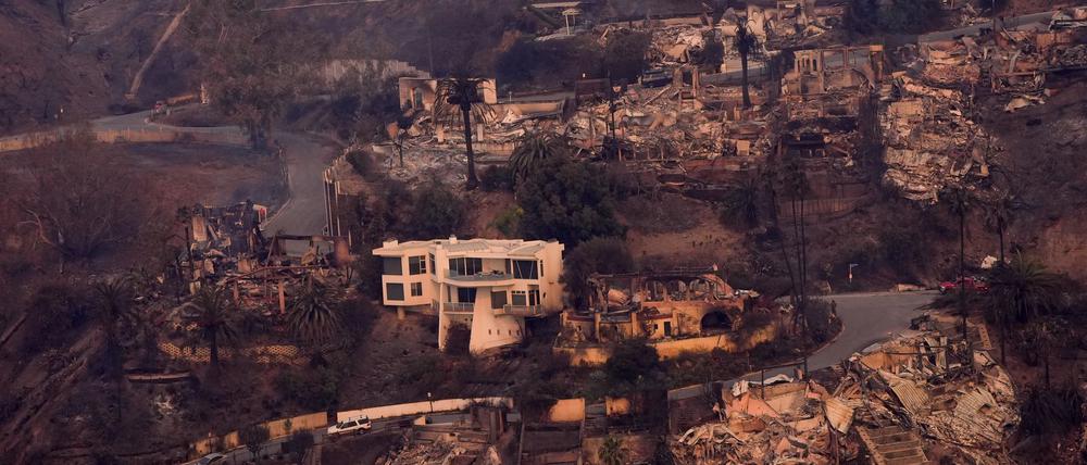 Verheerende Brände haben den Stadtteil Pacific Palisades in Los Angeles verwüstet.