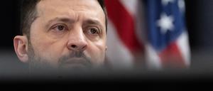 Wolodymyr Selenskyj, Präsident der Ukraine, beim Treffen der Ukraine-Kontaktgruppe auf der US-Luftwaffenbasis Ramstein