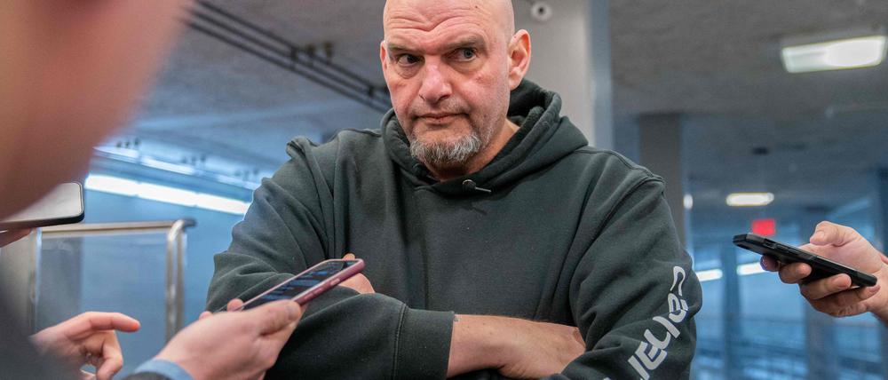 Markenzeichen Hoodie: Der Demokrat John Fetterman vertritt Pennsylvania seit 2023 im US-Senat.