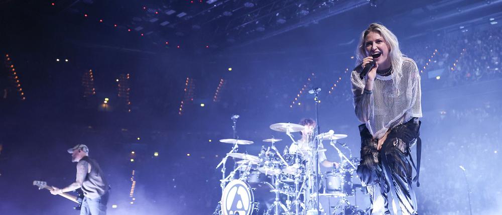Emily Armstrong von der Band Linkin Park 2024 bei einem Konzert in Hamburg (Foto: Archiv)