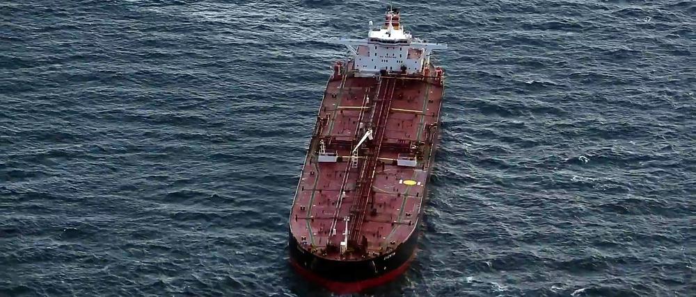 Der Öltanker „Eventin“ war vor der Küste der Insel Rügens manövrierunfähig. 