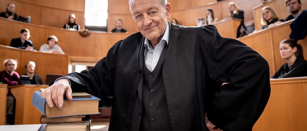 Wilsberg ermittelt an der Uni.