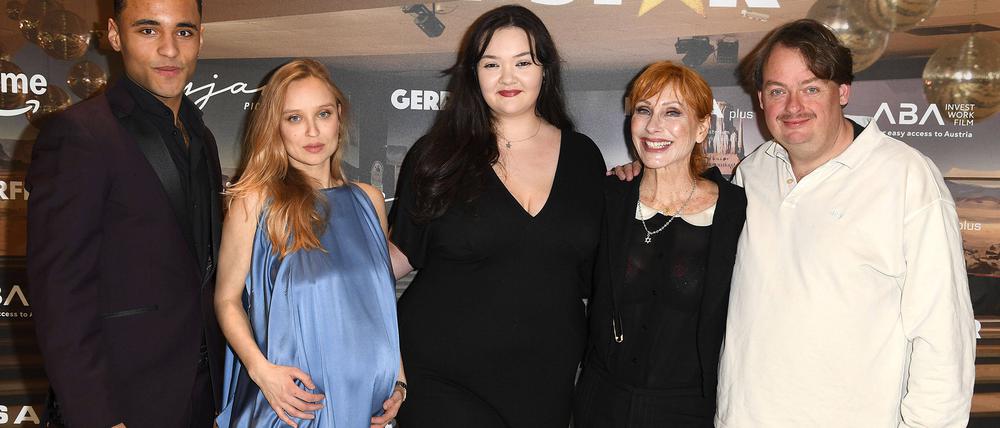 Noah Tinwa, Caro Cult, Franziska Annekonstans Winkler, Andrea Sawatzki und Sascha Nathan beim Special Screening der Comedy-Serie „Gerry Star - Der schlechteste beste Produzent aller Zeiten“.