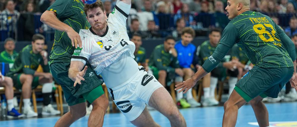 Die deutschen Handballer tun sich bei der WM-Generalprobe gegen Brasilien extrem schwer.