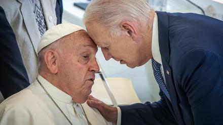 Vor seinem Abschied aus dem Weißen Haus ehrt Joe Biden den Papst auf besondere Weise. (Archivbild)