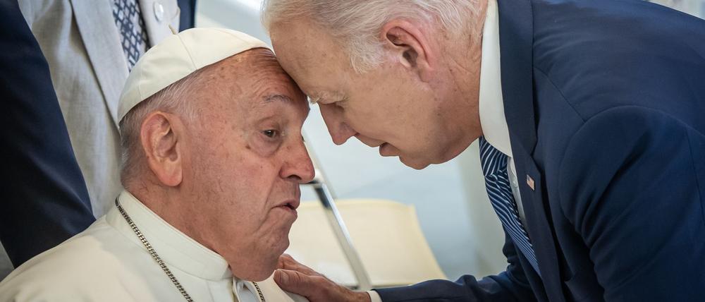 Vor seinem Abschied aus dem Weißen Haus ehrt Joe Biden den Papst auf besondere Weise. (Archivbild)