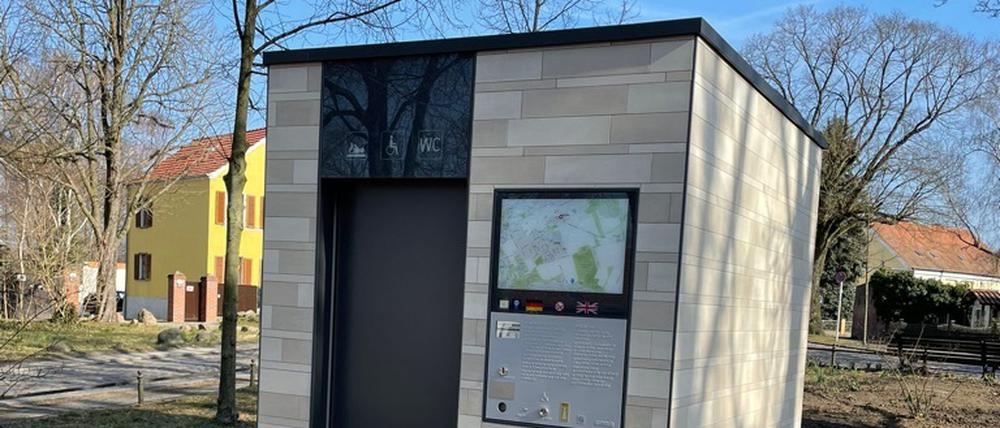 Toilettenhäuschen am Dorfanger von Lübars hochladen?Credit: CDU Reinickendorf.