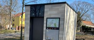 Toilettenhäuschen am Dorfanger von Lübars hochladen?Credit: CDU Reinickendorf.