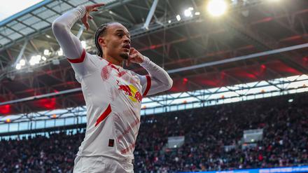 Xavi Simons jubelt nach seinem ersten Tor gegen Bremen.