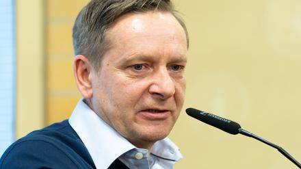 Union-Manager Horst Heldt äußert sich zur umstrittenen Entscheidung des DFB-Sportgerichts.