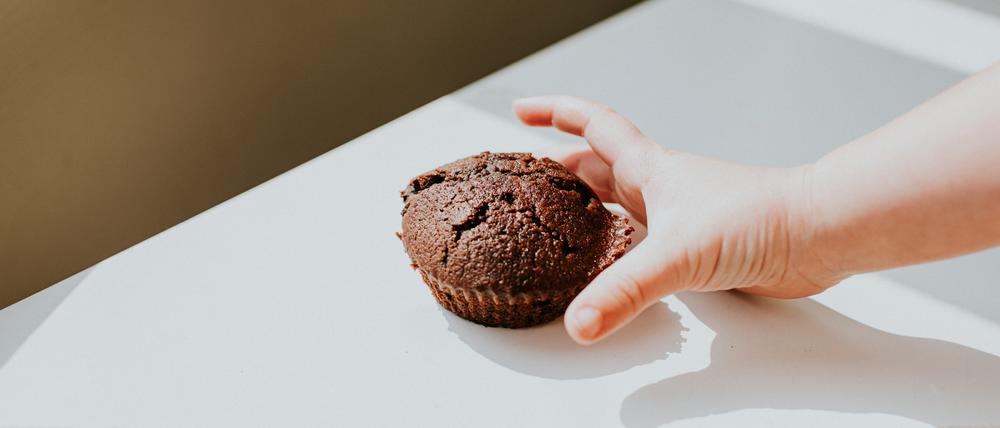 Auch wenn man es manchmal später bereut: Schon der Griff nach einem Schoko-Muffin ist intelligentes Verhalten. 