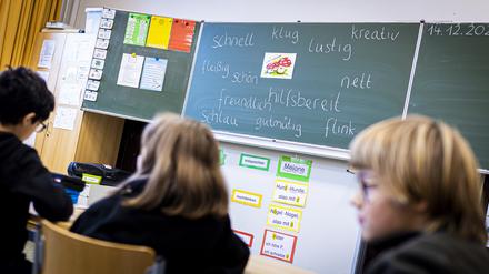 Schüler einer vierten Klasse der Grund- und Hauptschule Pestalozzistraße.