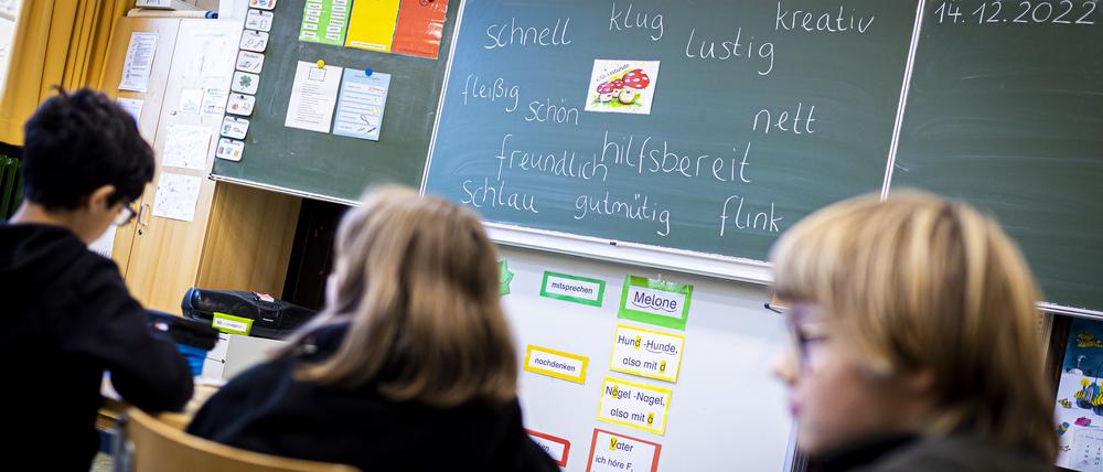 Schüler einer vierten Klasse der Grund- und Hauptschule Pestalozzistraße.