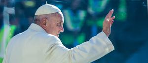 Papst Franziskus bei der anlässlich des XXXVII. Weltjugendtags in der Kathedrale Santa Maria Assunta. 