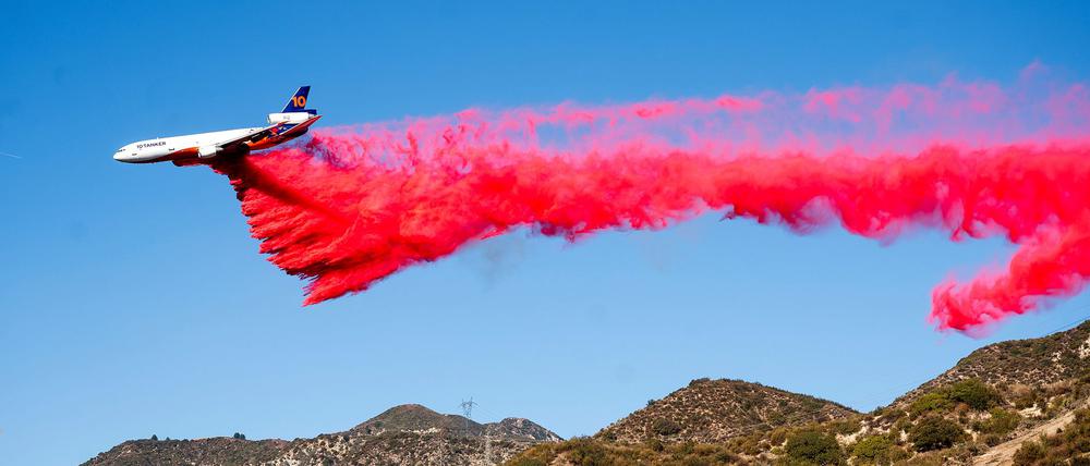 Die Feuerwehr in Kalifornien macht Fortschritte bei der Brandbekämpfung. 
