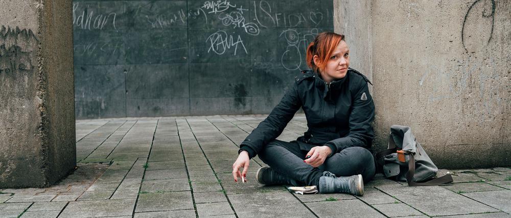 Seit Jahren lebt Leonie auf der Straße, die Angst ist ihr stetiger Begleiter.