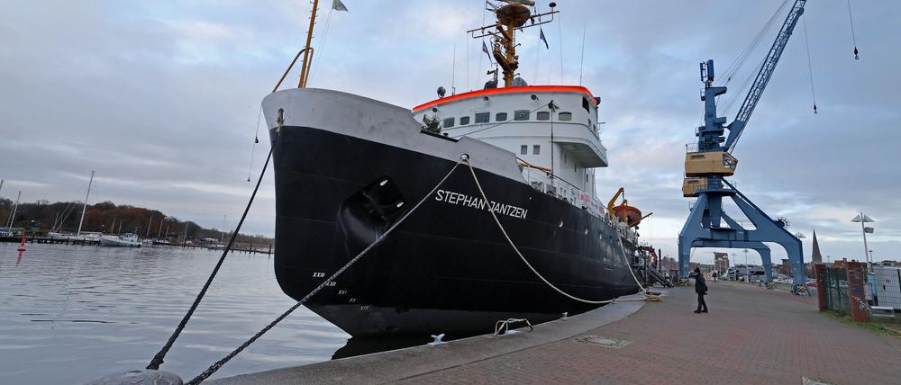 Soll bald zur Generalüberholung in die Werft: der Eisbrecher „Stephan Jantzen“. (Archivbild)