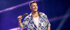 Lobrecht bei seiner Show in der Uber-Arena.
