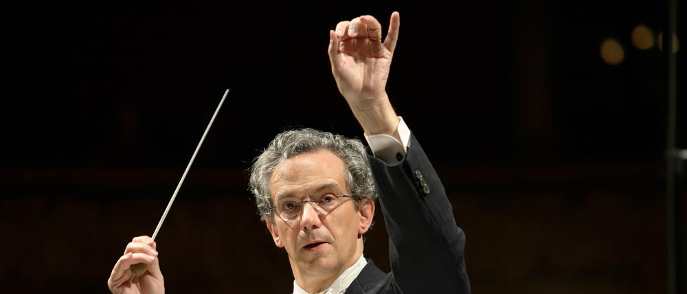 Der Italiener Fabio Luisi leitet das dänische Orchester.